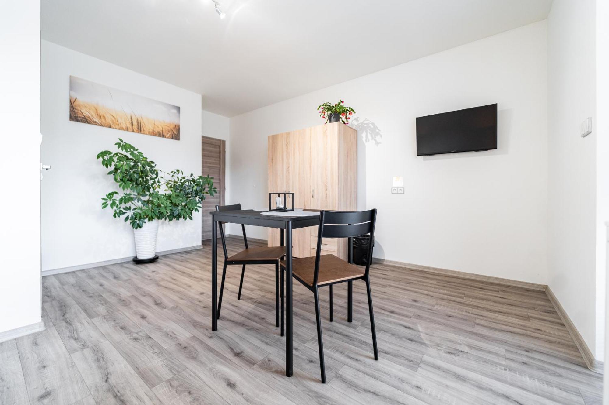 Apartmany Tera Miletín Exteriör bild